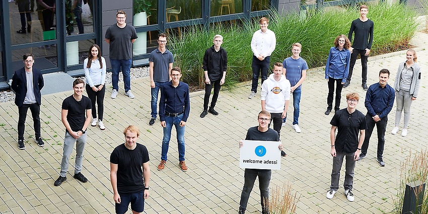 The new trainees and dualis at adesso are looking forward to starting their careers. (Photo: adesso)