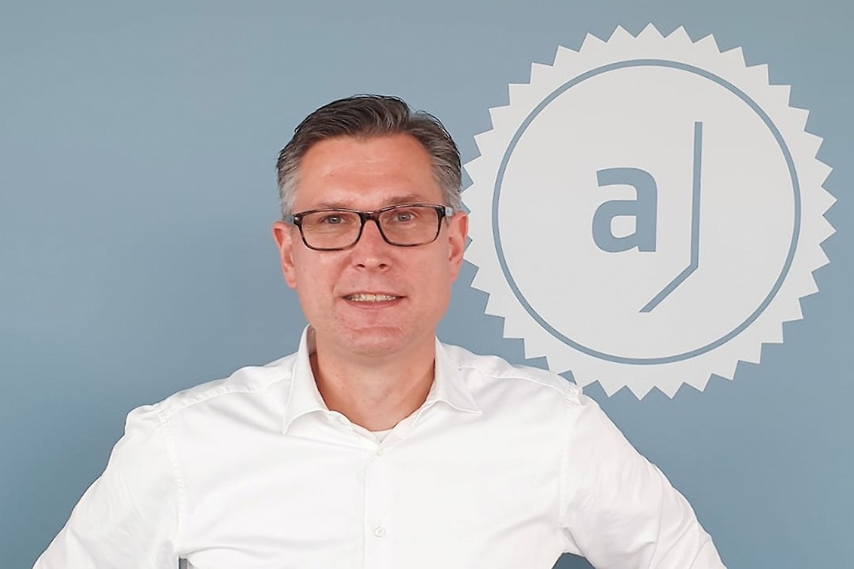 Oliver Schobert, Chief Sales Officer von adesso: „Das professionelle Sportbusiness wird immer digitaler – mit zunehmend ausgefeilterem Einsatz von KI-, Analytics- und BI-Technologien.“