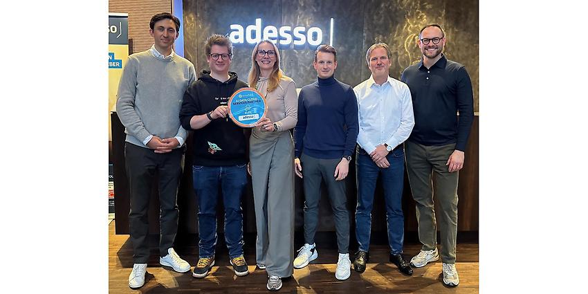 adesso and Snowflake are pleased with the successful partnership. From left to right: Jonah Rosenboom (Snowflake), Florian Flatau (adesso), Tanja Menke (adesso), Christian Mertens (adesso), Heiko Gronwald (adesso) and Lukasz Chlipala (Snowflake). (Source: adesso)