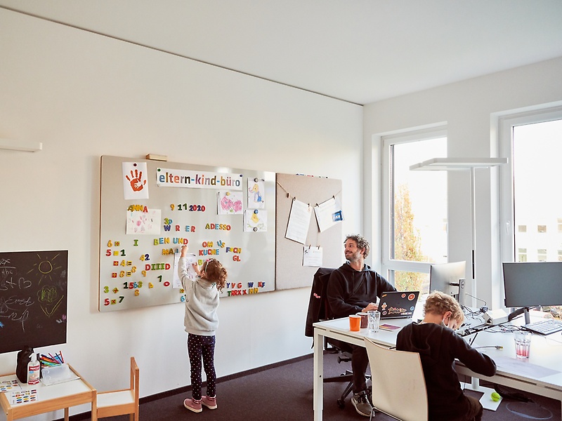 adesso-Büro mit Spielzimmer