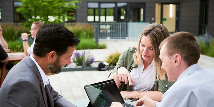 Employees in conversation