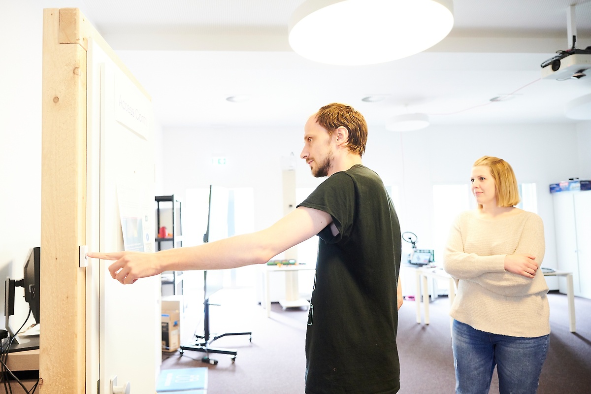 Mitarbeitende Im Digital Experience Lab