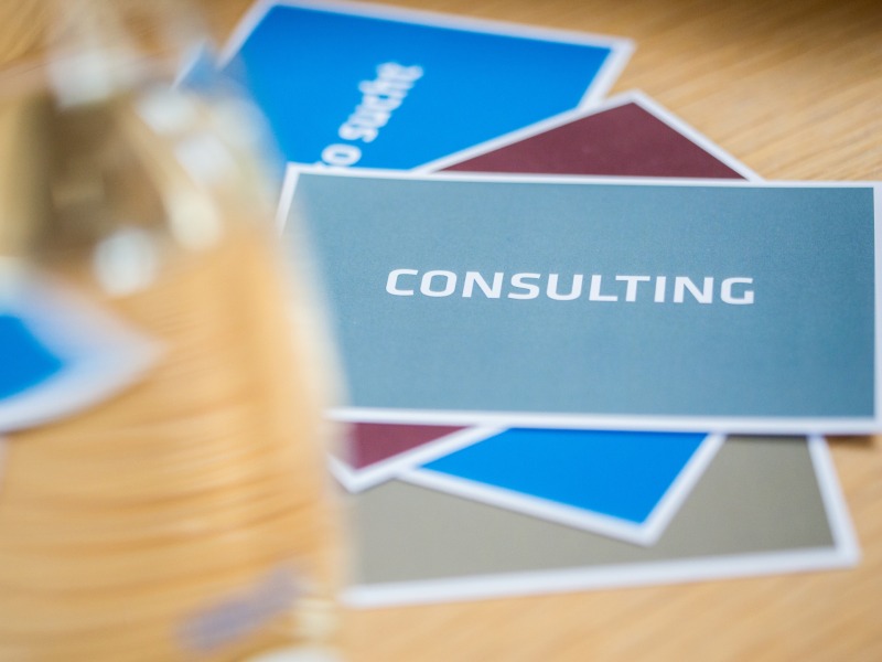 Karte mit der Aufschrift Consulting Karte mit der Aufschrift Consulting
